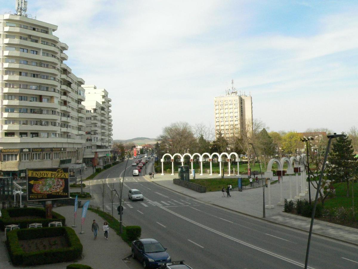 Studio Panoramic With Balcony And Parcul Unirii View Alba Iulia Extérieur photo