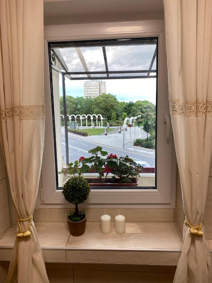 Studio Panoramic With Balcony And Parcul Unirii View Alba Iulia Extérieur photo